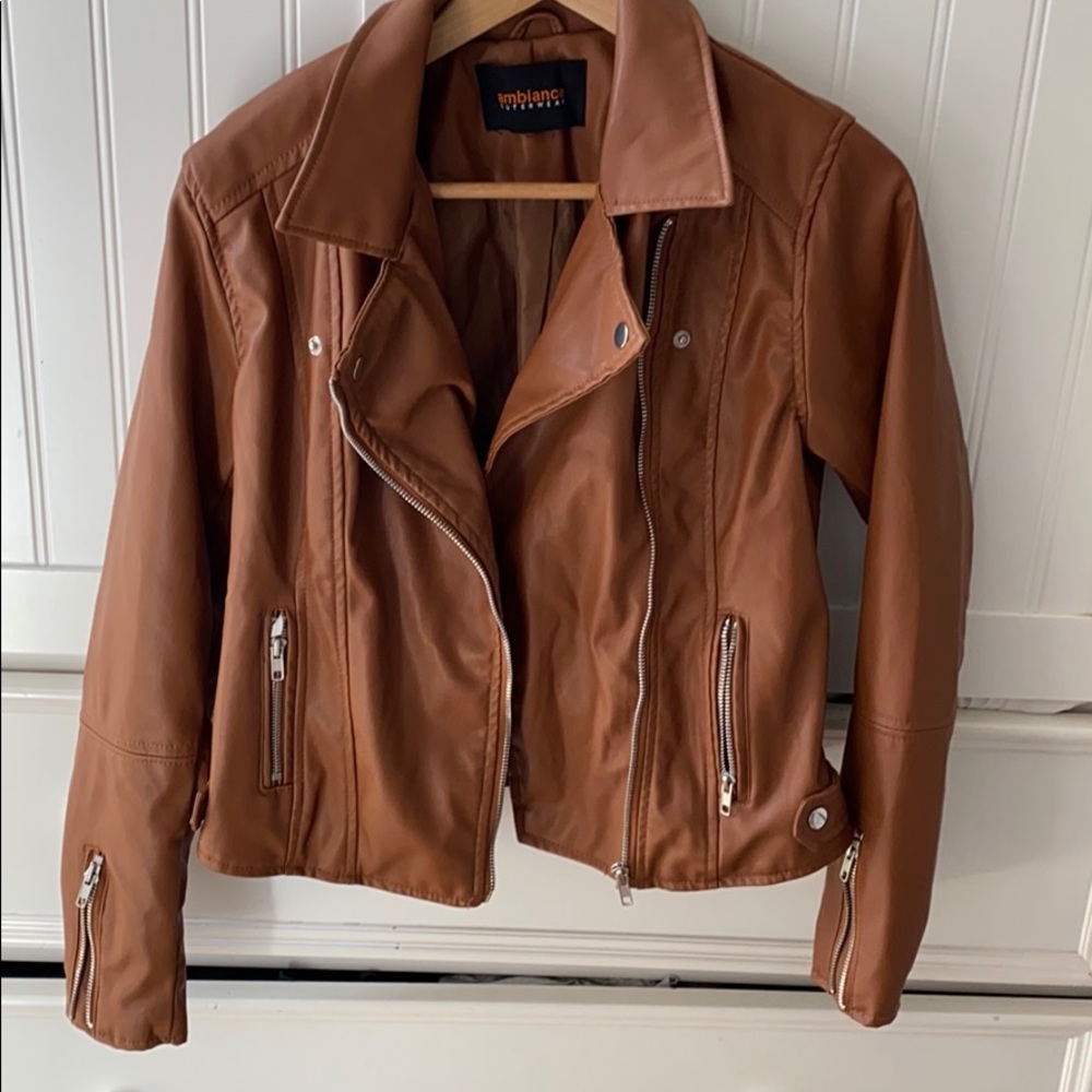 Brown leather jacket🤎